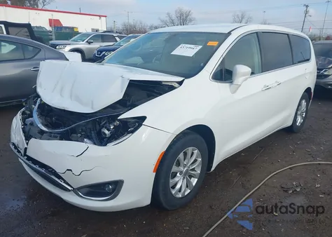 2018 Chrysler Pacifica Touring Plus z USA, uszkodzony, nr VIN 2C4RC1FG6JR165518